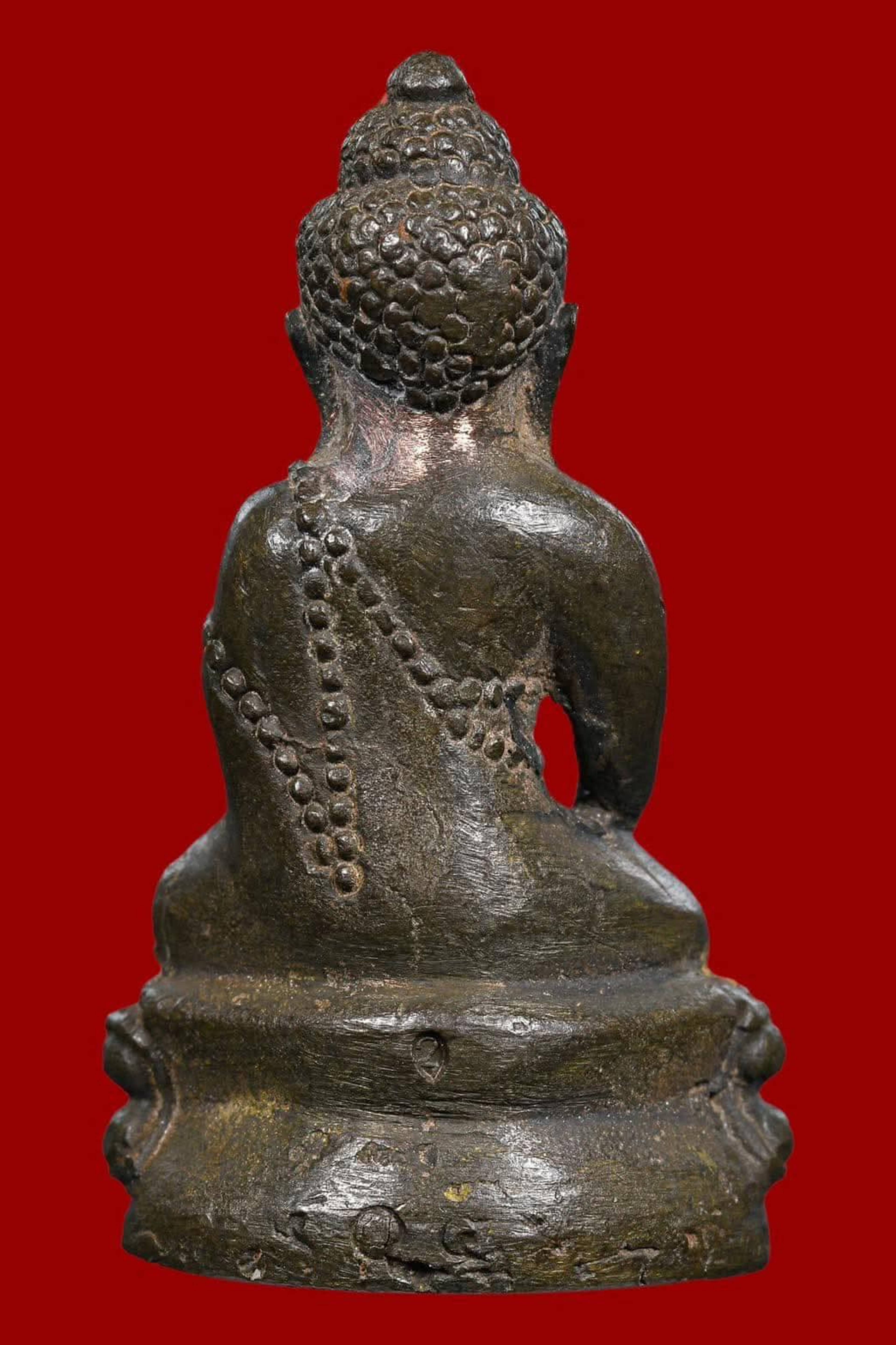 Phra Kring Solos Luang Pu Tim – Wat Lahan Rai, Rayong (Năm 2533, Số 405, Đúc thủ công từ đất sét Thái truyền thống) — 2