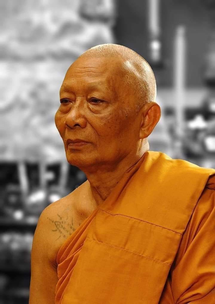 Tiểu sử Đại đức Luang Phor Sakorn – Chùa Wat Nong Krab