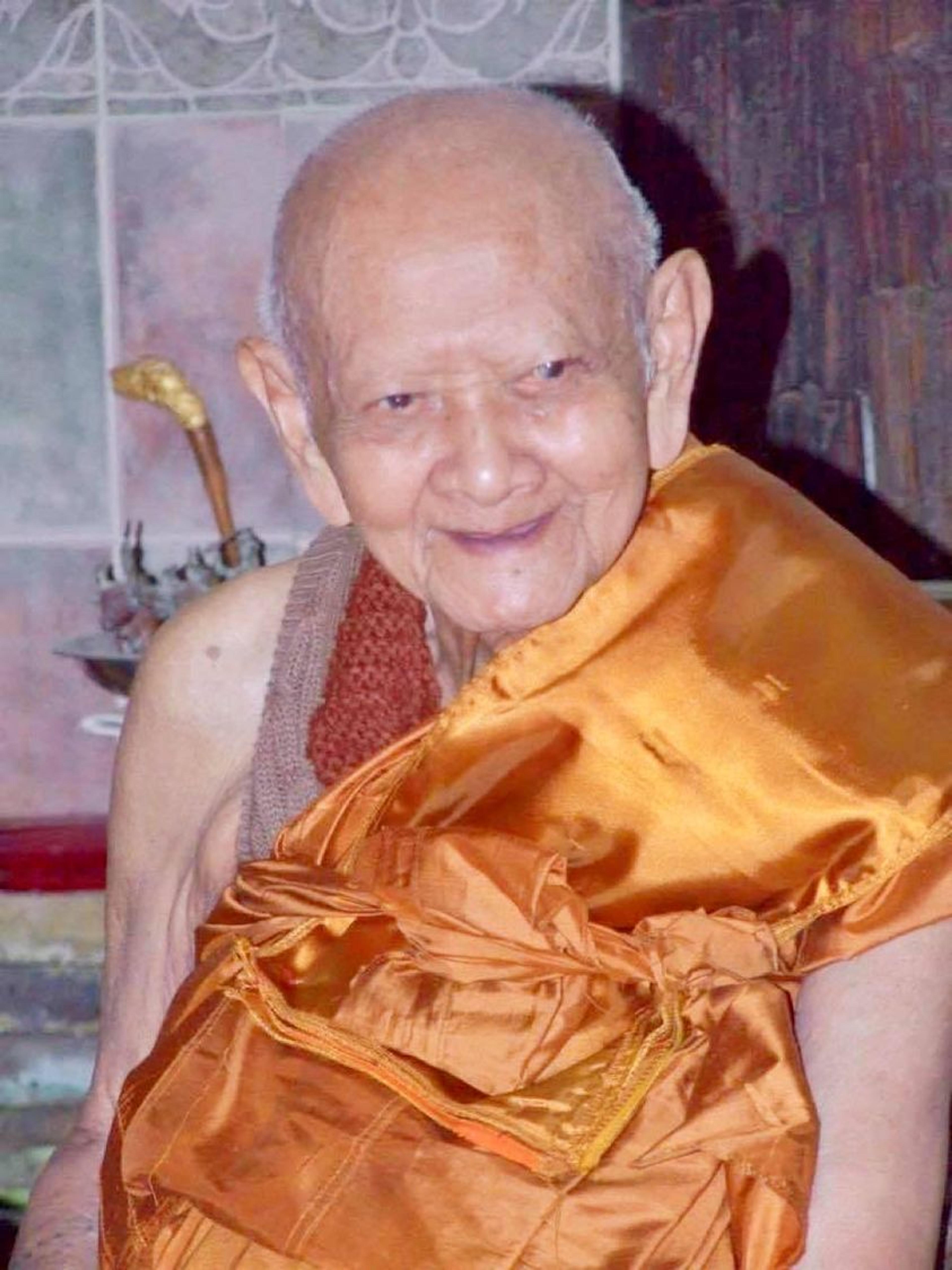 Luang Pu Hong Phrompanyo - Wat Phetchaburi, Surin