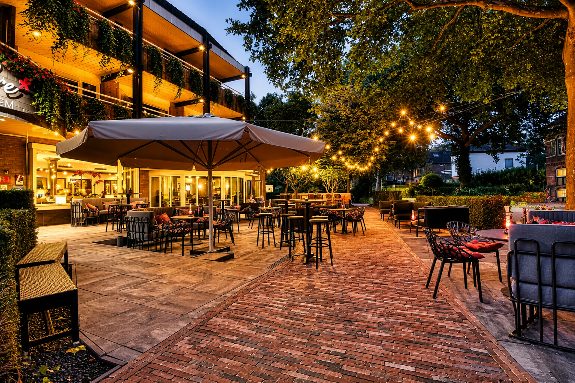 Terras s'avonds Hotel Hof van Gelre Restaurant Aurora