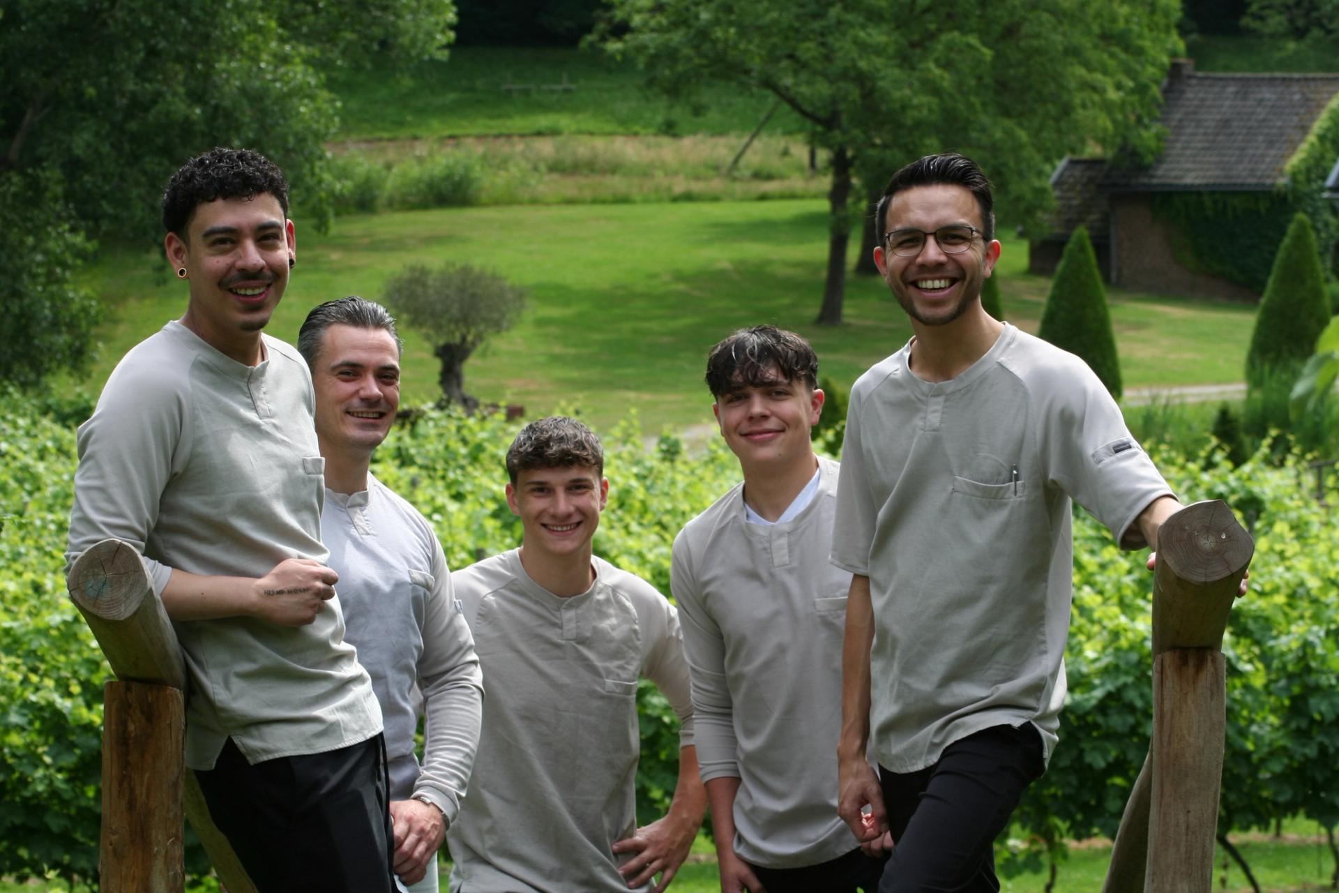 Kitchen team restaurant Pirandello and Luigi's at Hotel Winselerhof