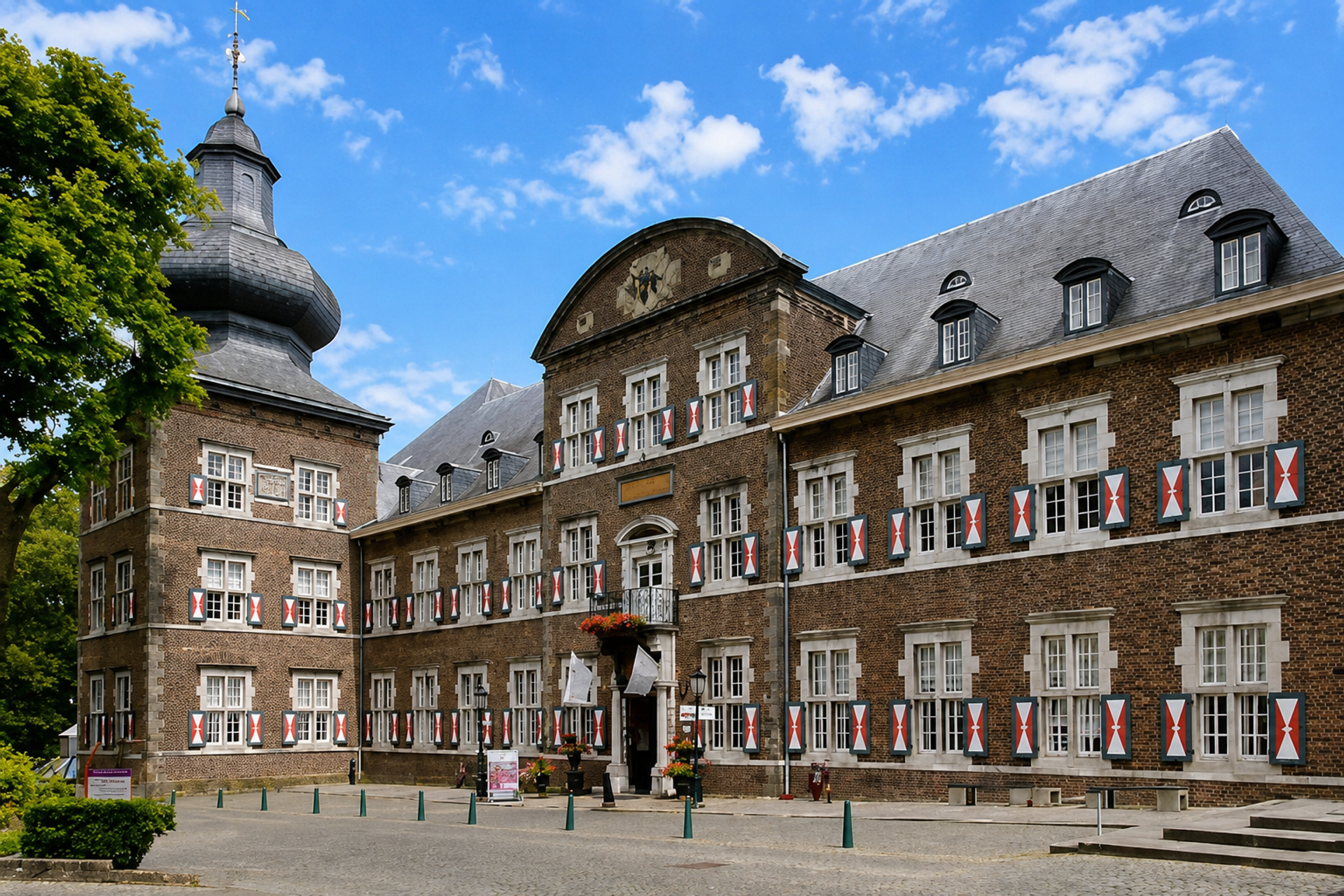 In 1104 gesticht en uitgegroeid tot het grootste abdijcomplex van de Benelux, met een romaanse kerk en stille binnenplaatsen in Kerkrade.