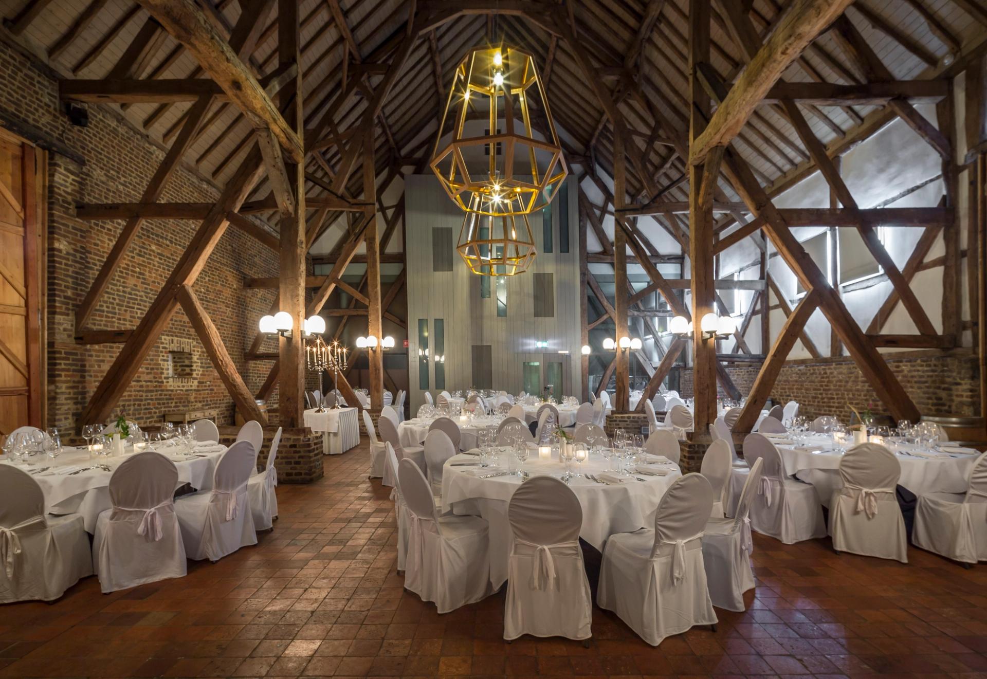 Dinner set up bruidloft Landgoed Winselerhof
