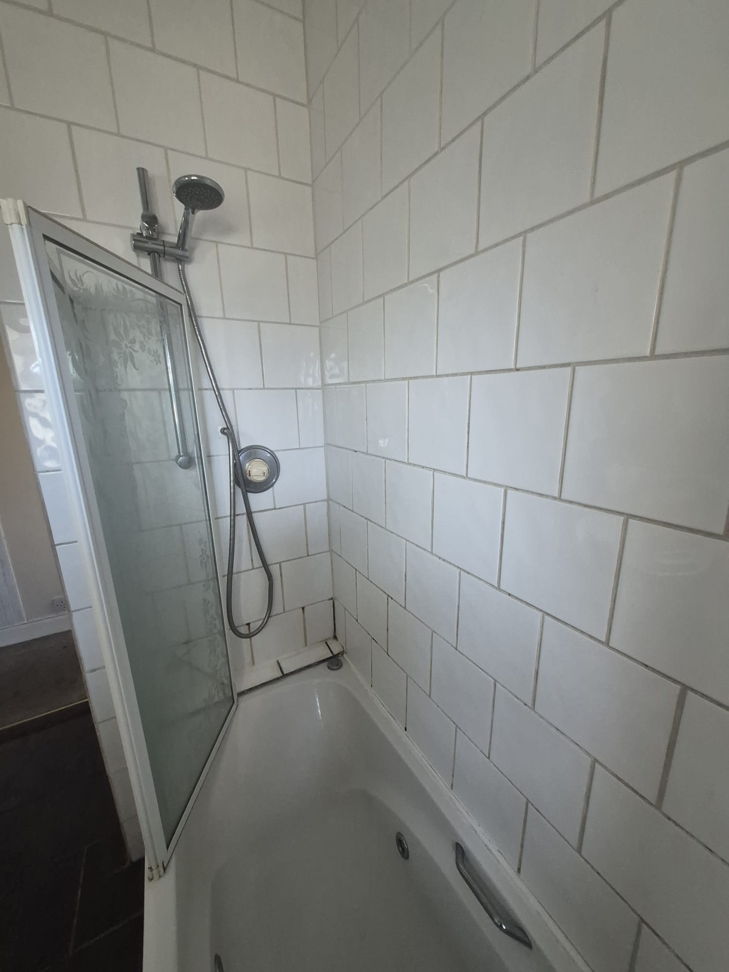 Dundrum, Dublin 14. Double bedroom, shared bathroom €685 p/m