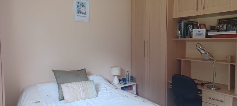 Minane Bridge, Co Cork, Double Bedroom, Own Bathroom €295 p/m