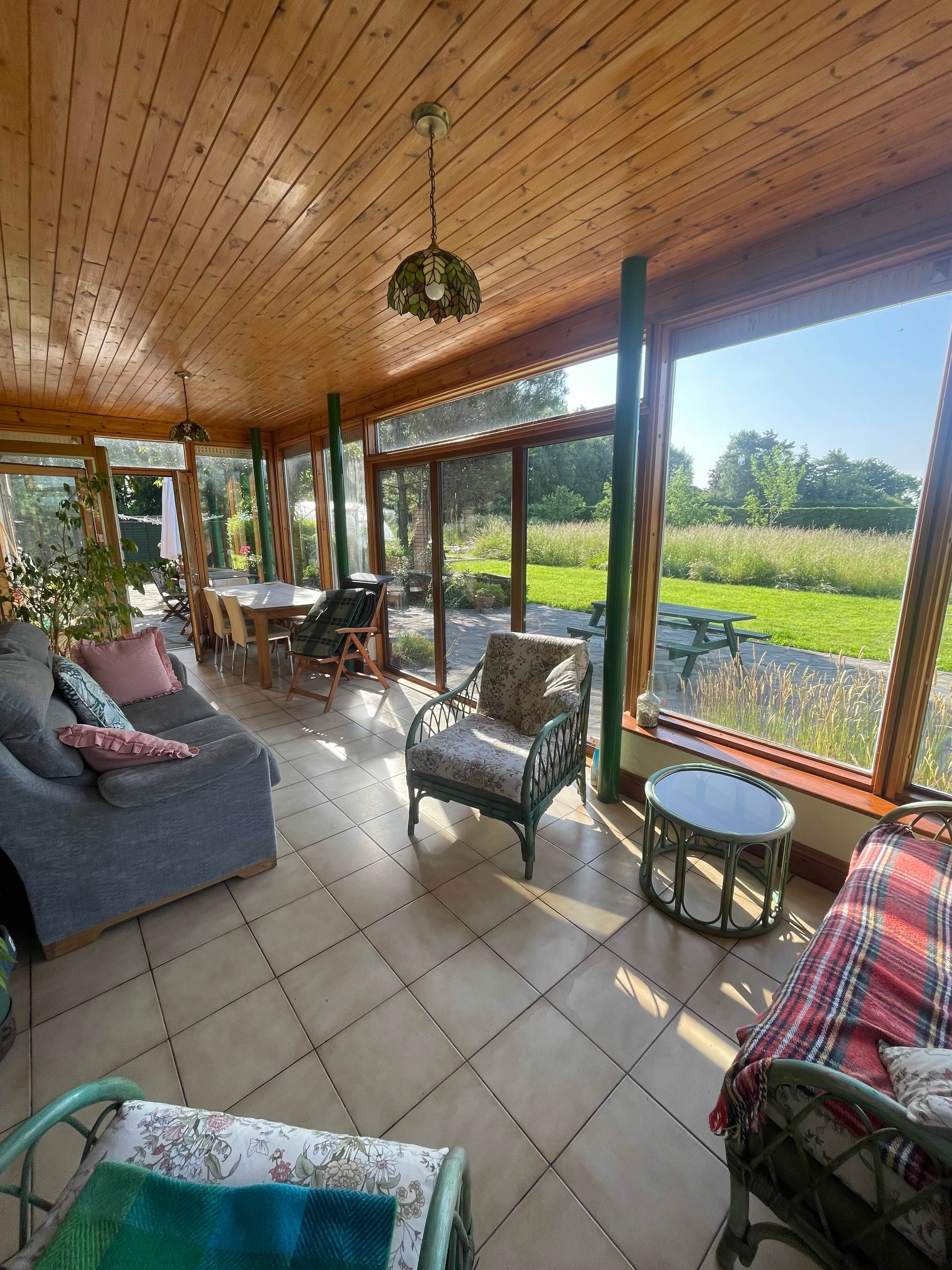 Athy, Kildare. Large double bedroom ensuite. €300 p/m