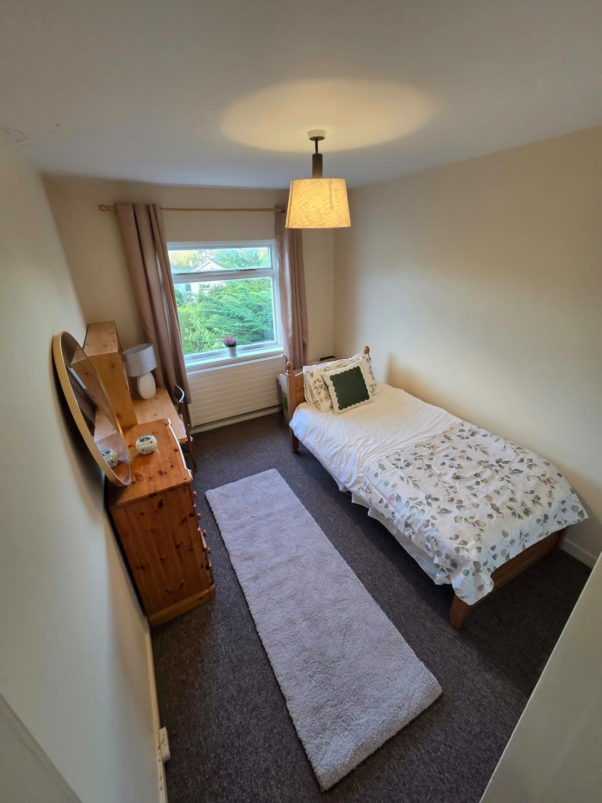 Foxrock/Cornelscourt. Single bedroom, shared bathroom. €394 p/m