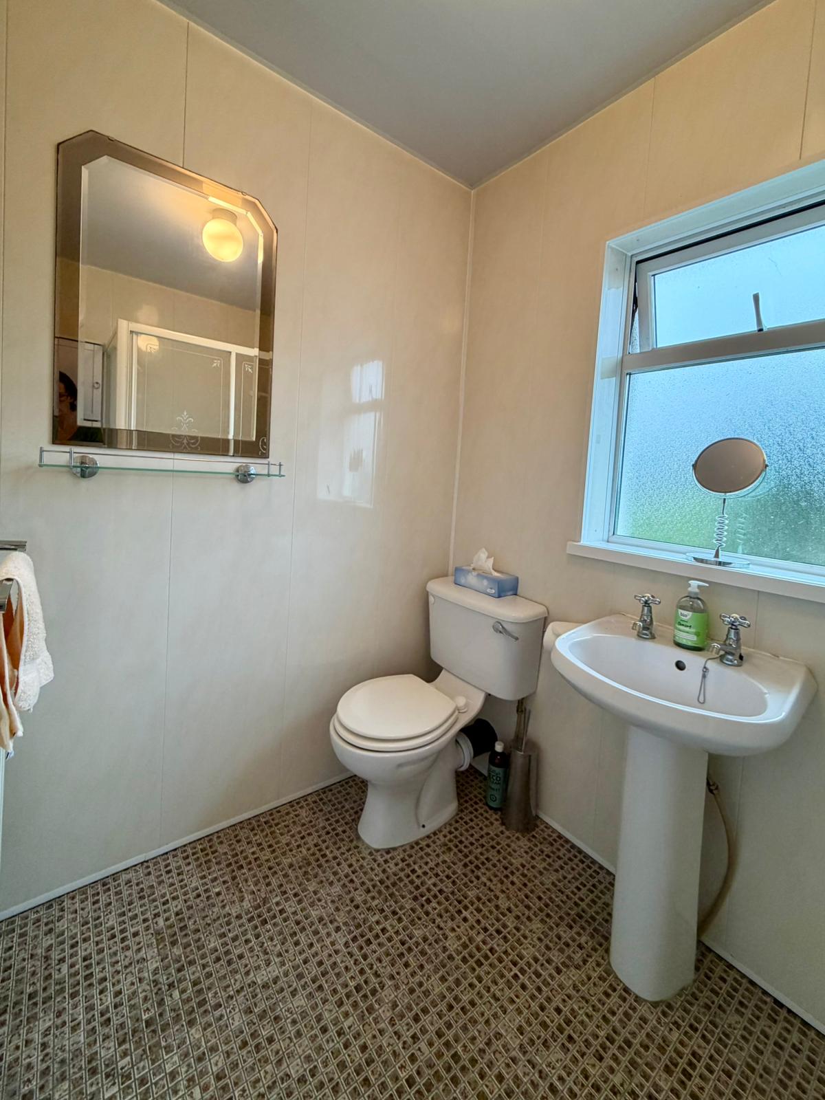 Wexford Town. Double room ensuite. €300 p/m
