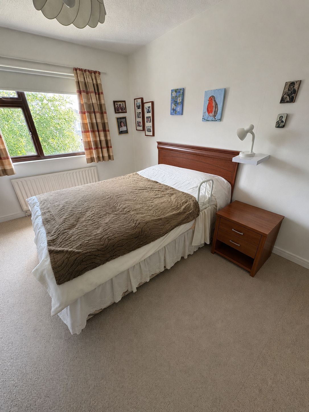 Laurel Lodge Rd, Castleknock, Dublin 15 (D15) Double Bedroom, Shared Bathroom €394/month