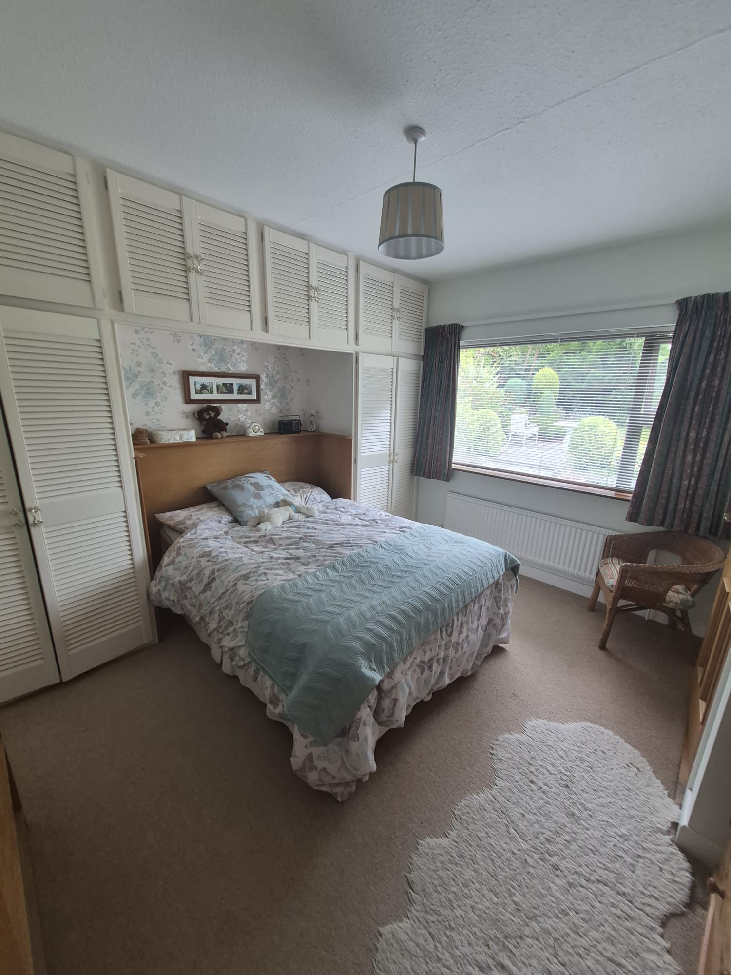Athboy, Meath. Double bedroom, own bathroom. €300 p/m