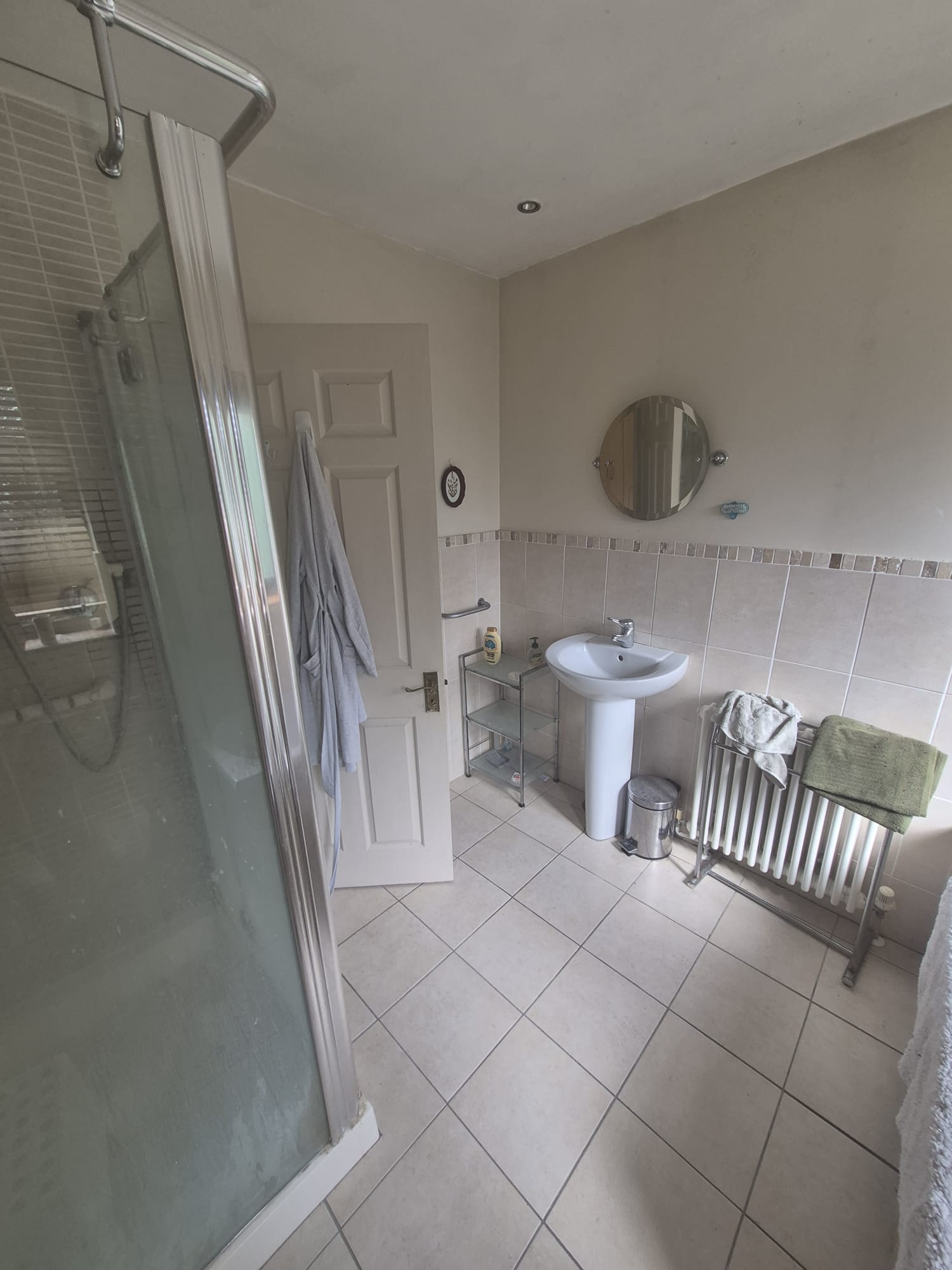 Seabury, Malahide. Double bedroom, own bathroom. €394 p/m