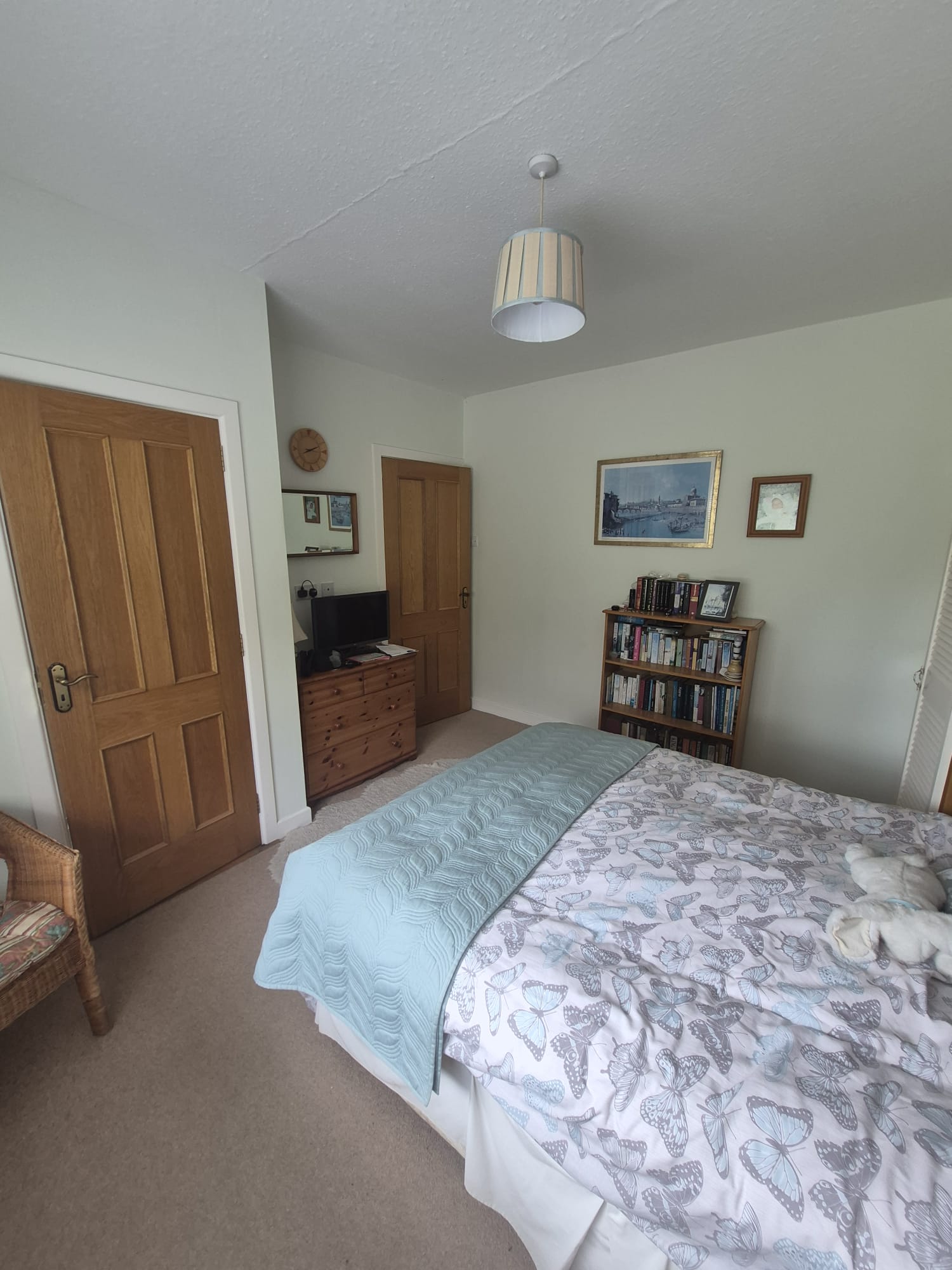 Athboy, Meath. Double bedroom, own bathroom. €300 p/m
