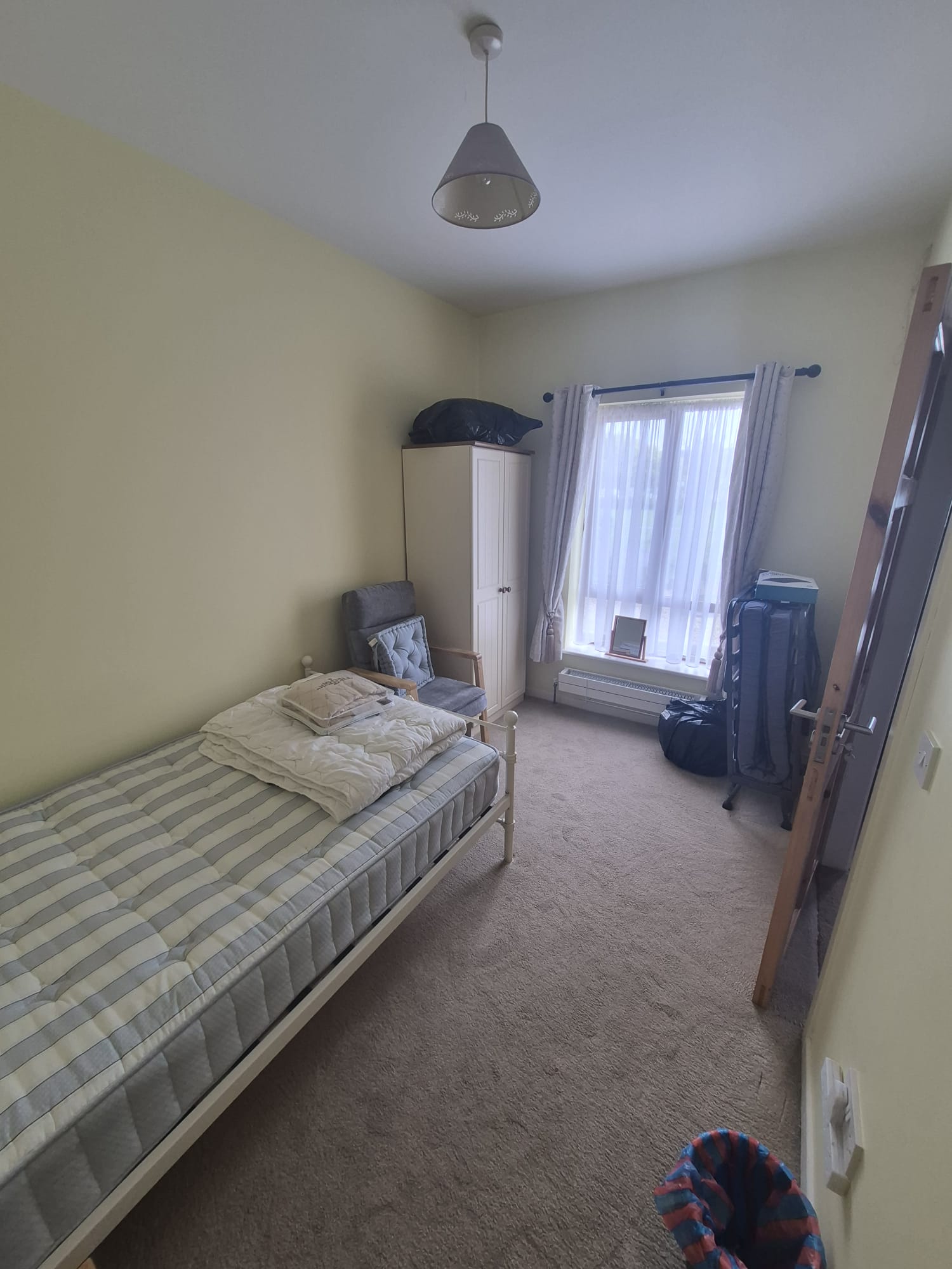 Townpark, Longford Town. Double bedroom, shared bathroom. €250 p/m