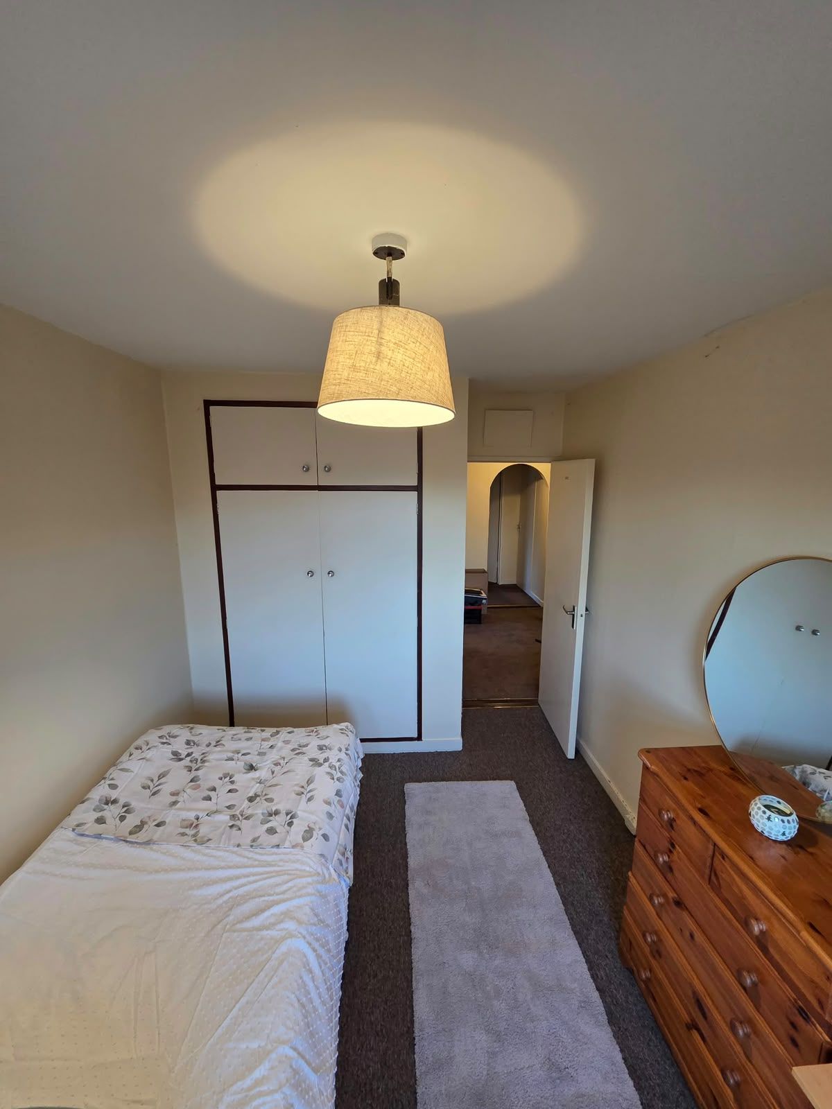 Foxrock/Cornelscourt. Single bedroom, shared bathroom. €394 p/m