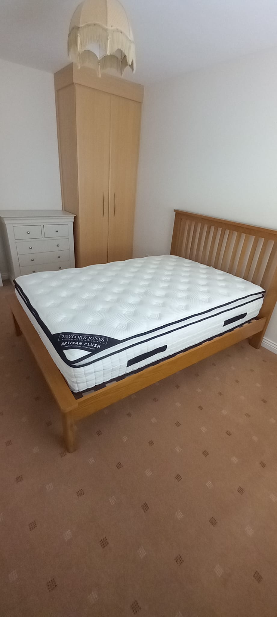 Roscam, Galway City. Double Bedroom, shared bathroom €394 p/m
