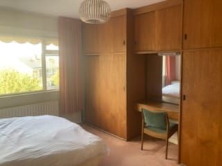Dundrum, Dublin 14. Double bedroom, shared bathroom. €394 p/m