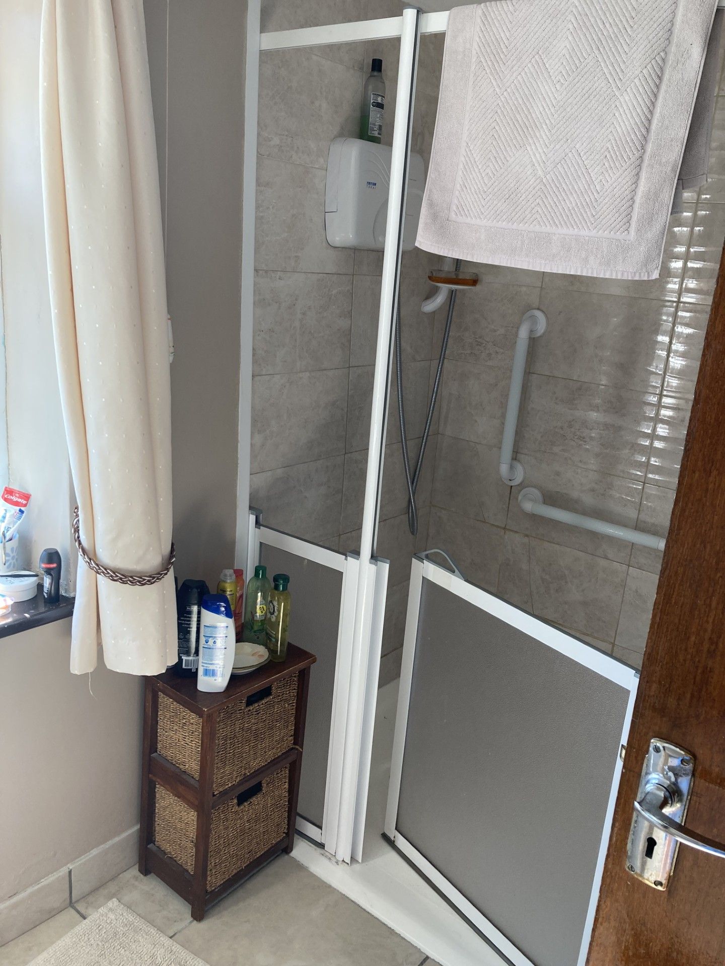 Tinahely, Co. Wicklow Single Bedroom Own Bathroom €250 p/m