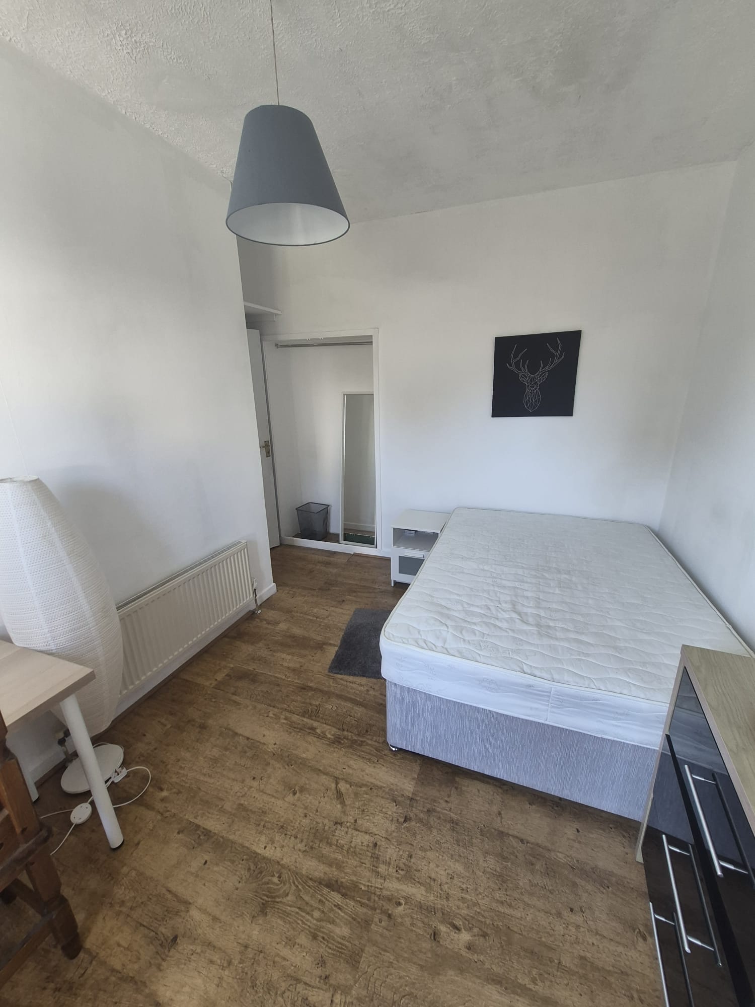 Dundrum, Dublin 14. Double bedroom, shared bathroom €685 p/m