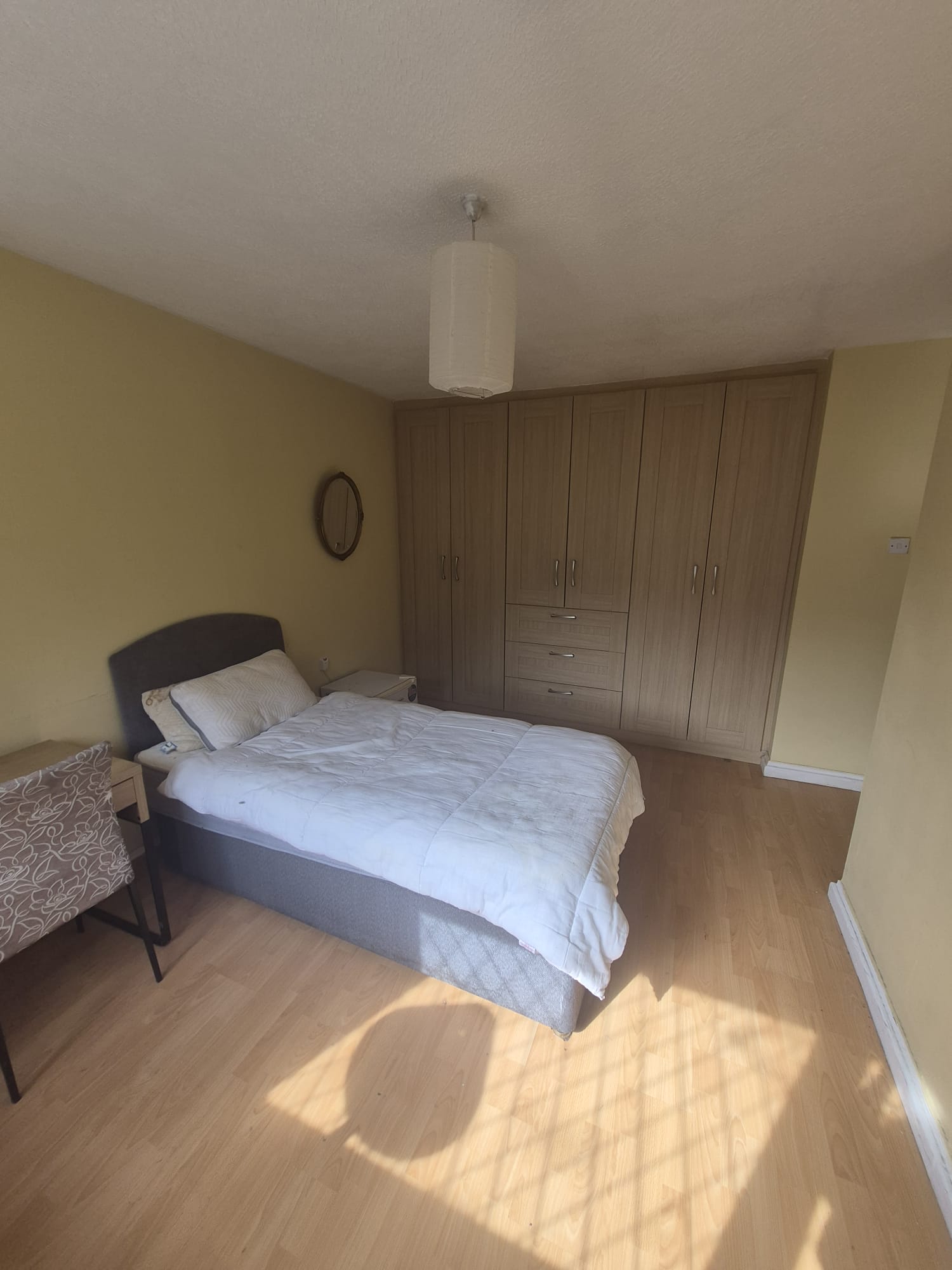Seabury, Malahide. Double bedroom, own bathroom. €394 p/m