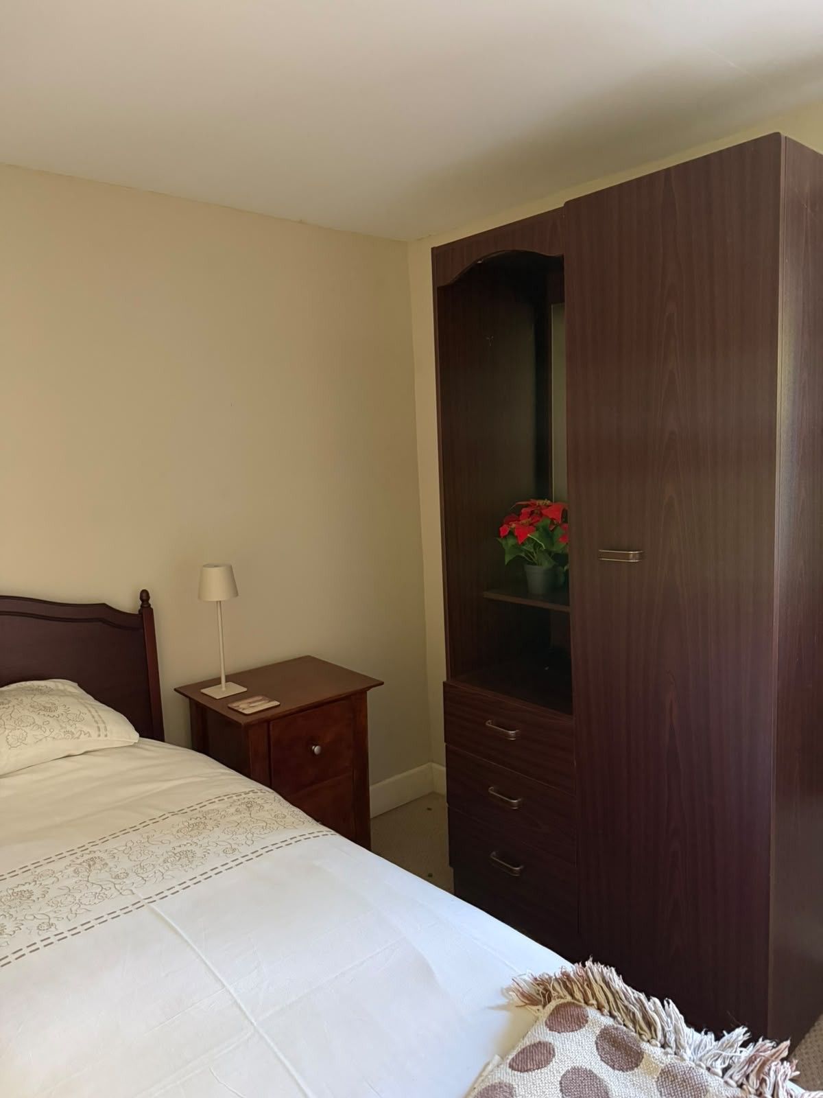Tinahely, Co. Wicklow Single Bedroom Own Bathroom €250 p/m