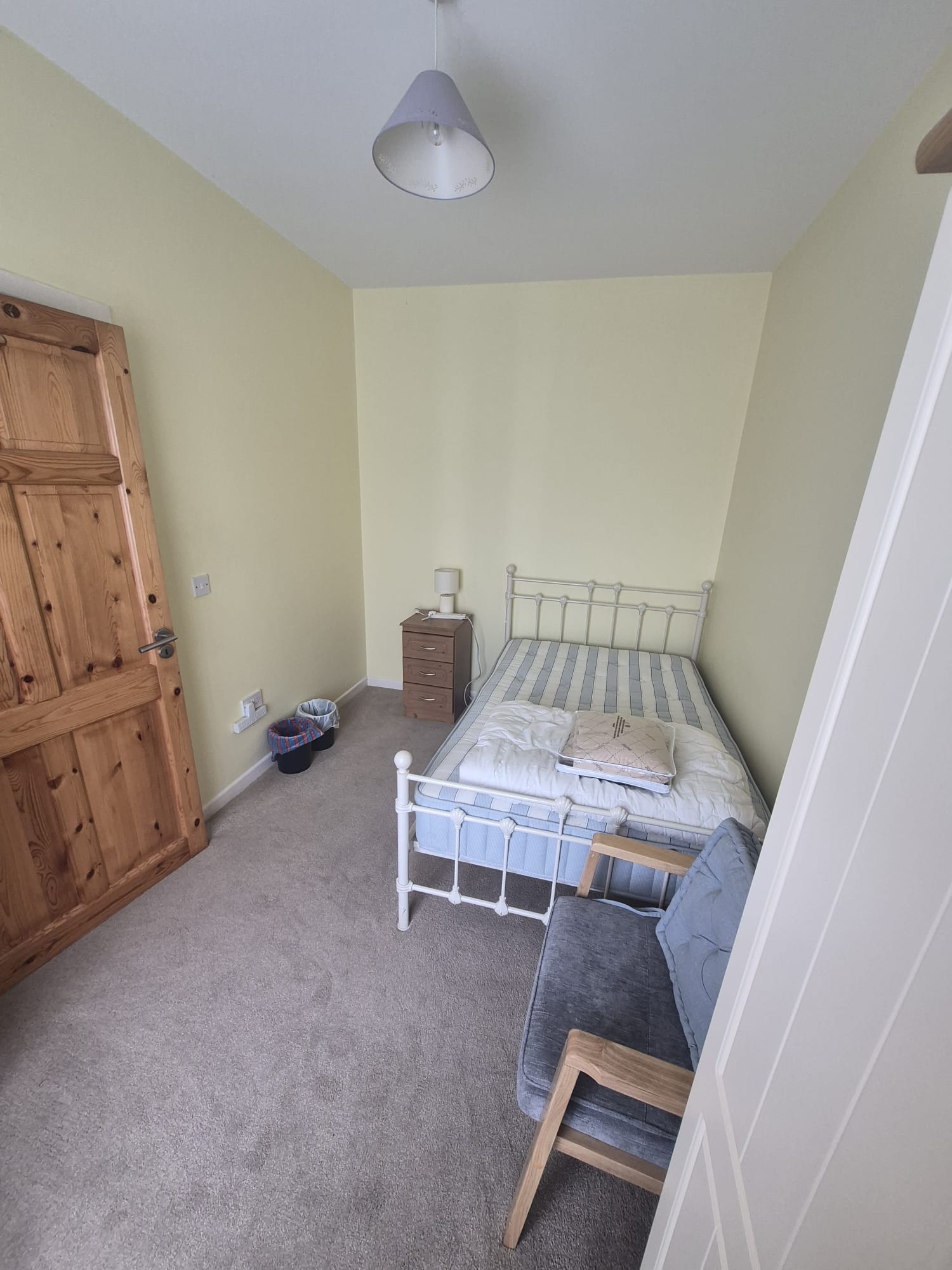Townpark, Longford Town. Double bedroom, shared bathroom. €250 p/m