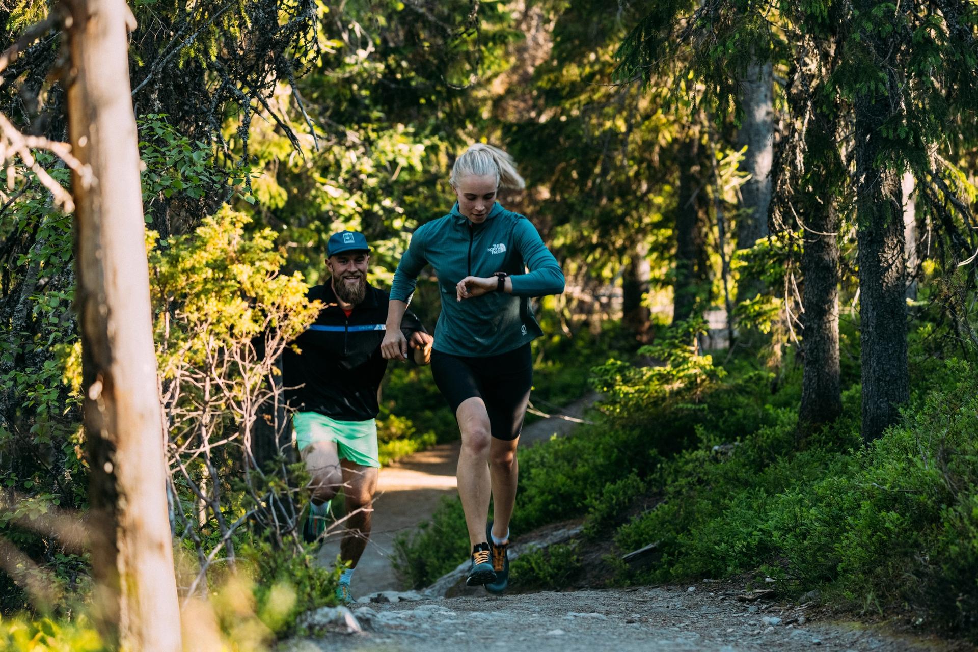 Polar Grit-X Pro løper utendørs