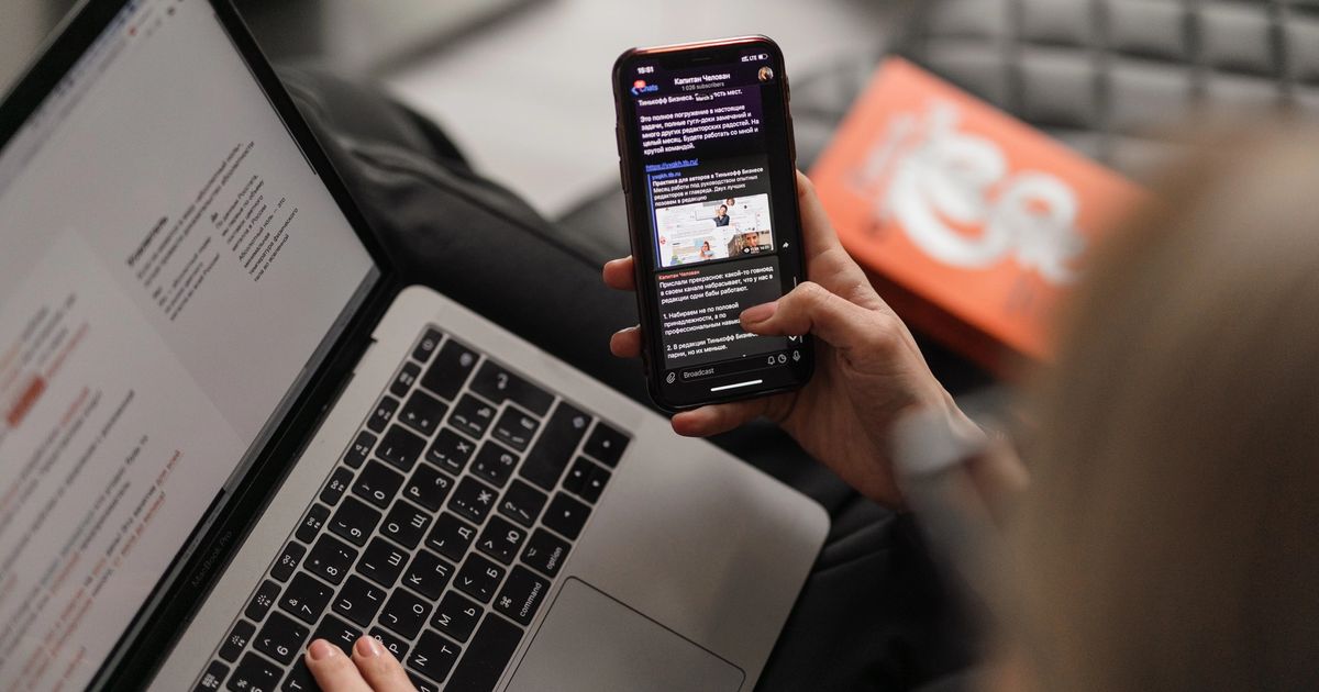 What Is Mobile Phone Addiction, Causes & Treatments