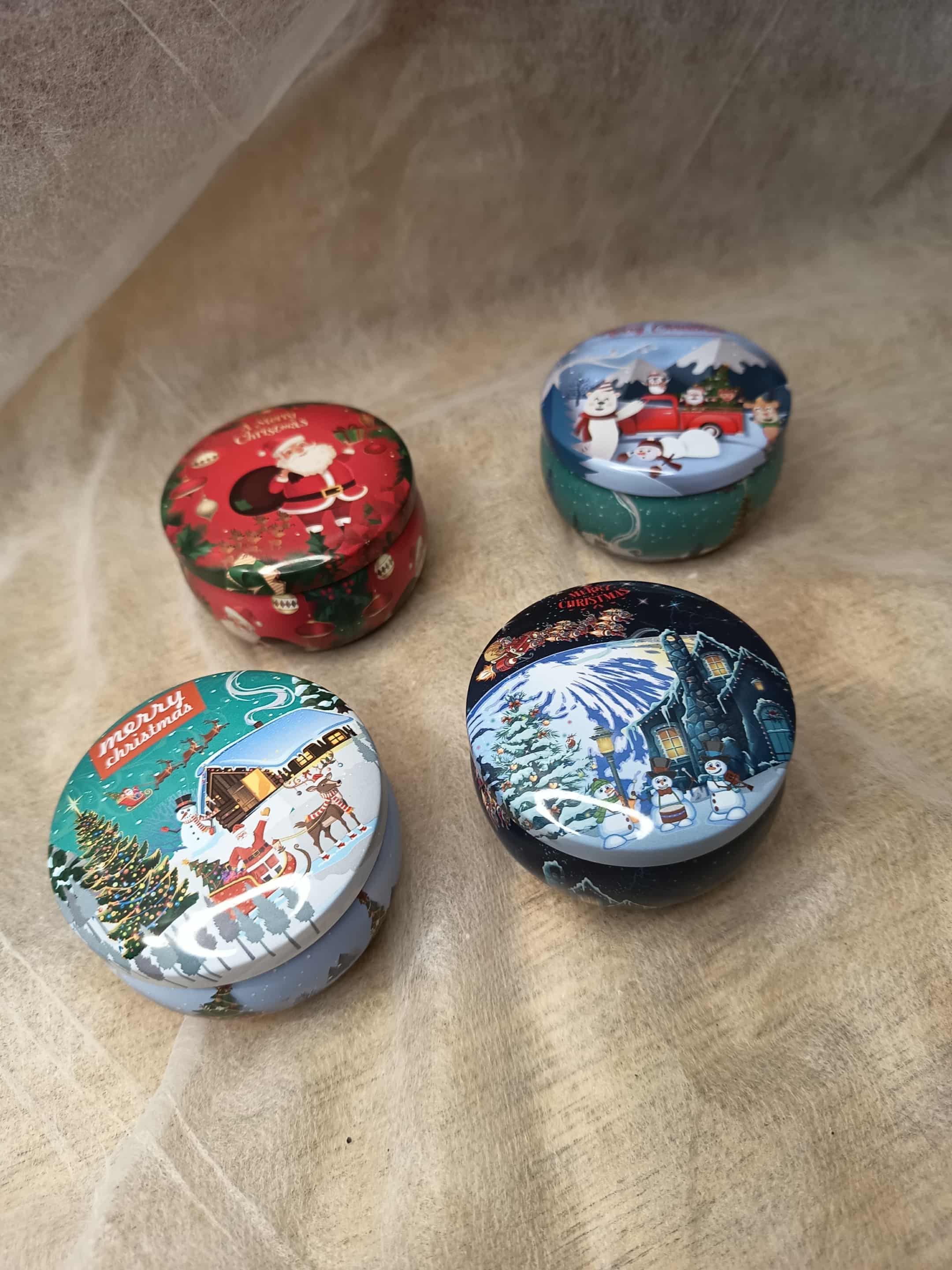 Image of Χριστουγεννιάτικη συλλογή  αρωματικών κεριών σε μεταλικό βαζάκι με καπάκι