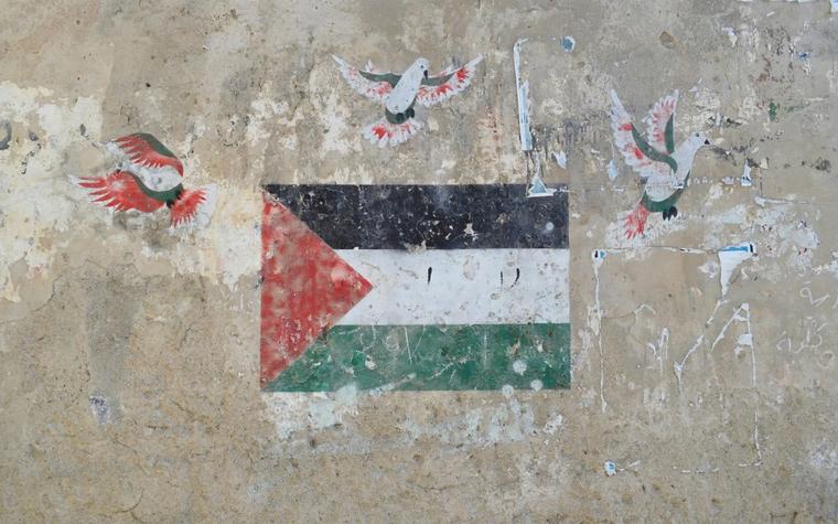 Israeli settlers besiege Palestinian families in West Bank village