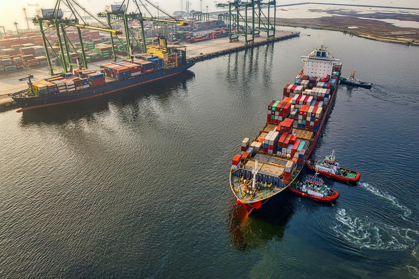 Why global trade keeps growing despite Trump's tariff war
