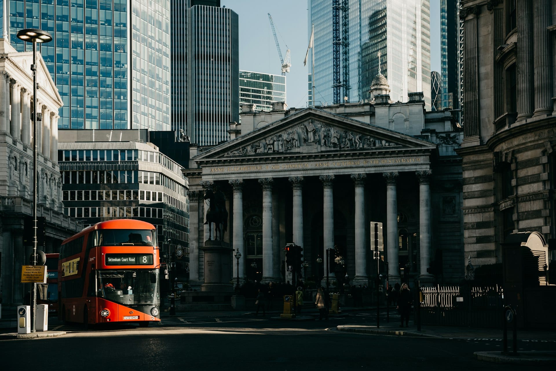 UK growth beats forecasts as global tech shares slide on AI worries