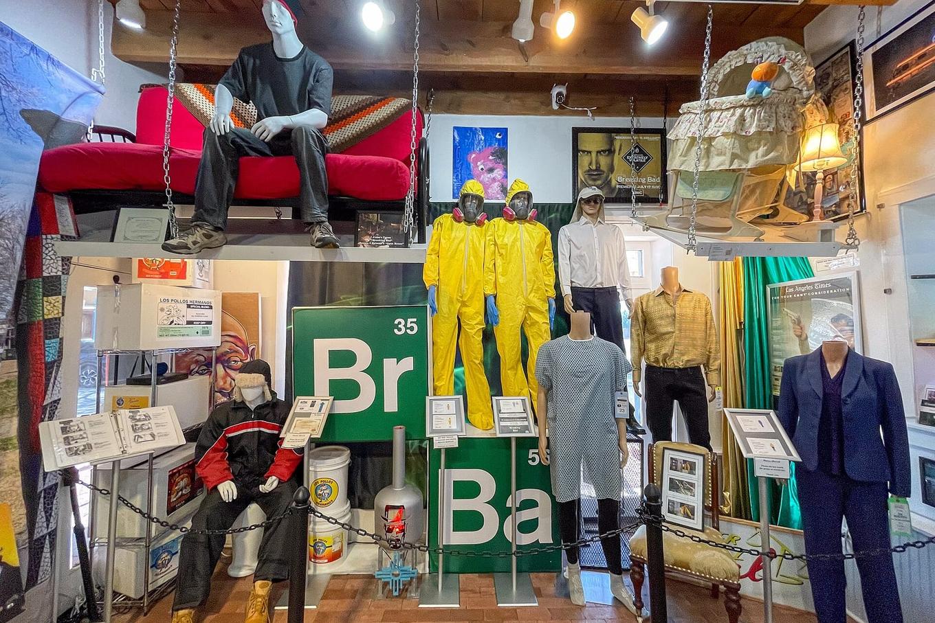 How Breaking Bad's Costumes Secretly Tracked Its Characters' Moral Decay