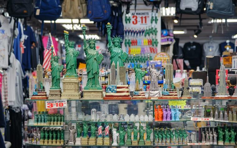 US holiday forecasts diverge: shoppers plan cuts, trade groups predict growth