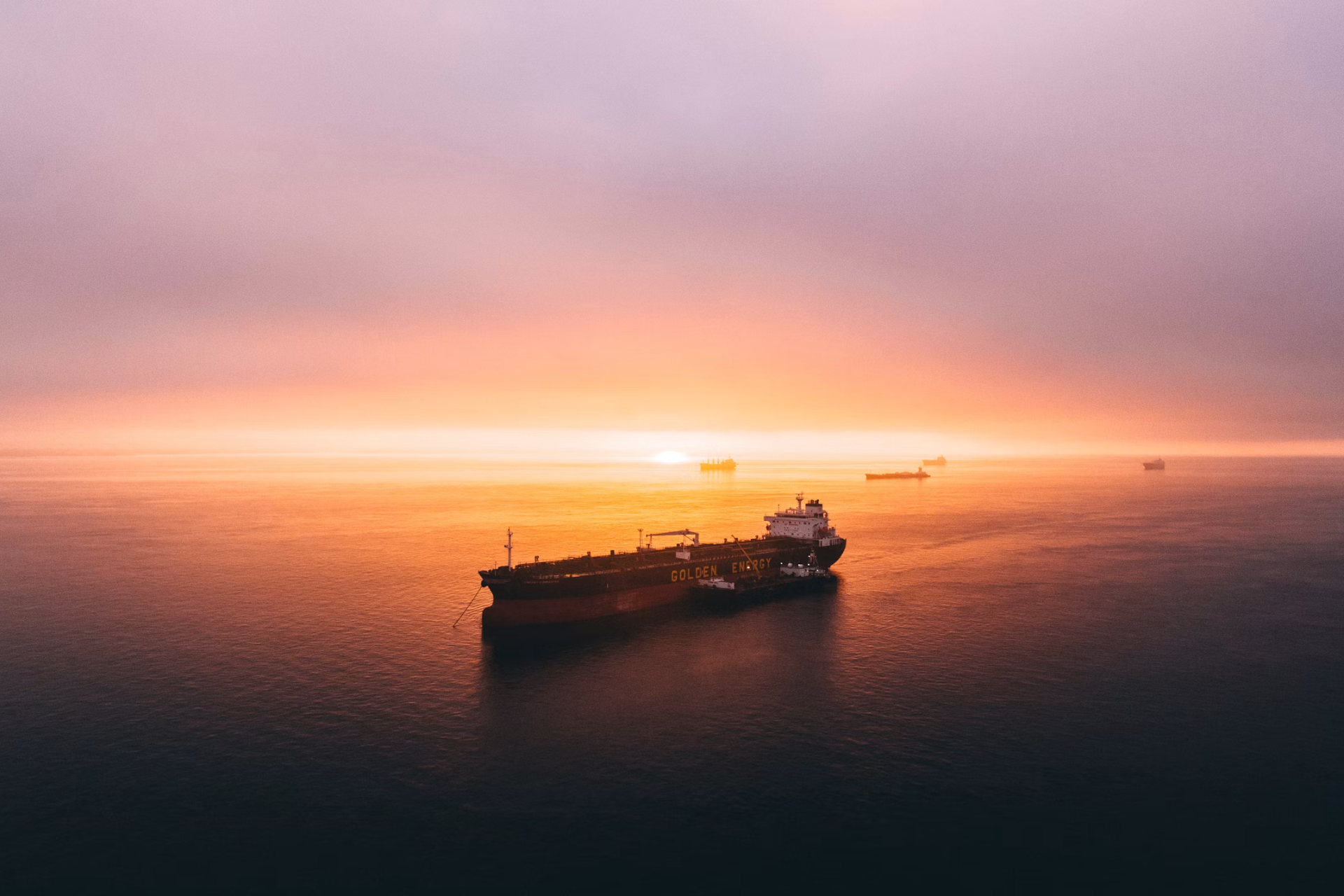 Oil tanker