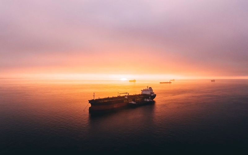 Oil tanker