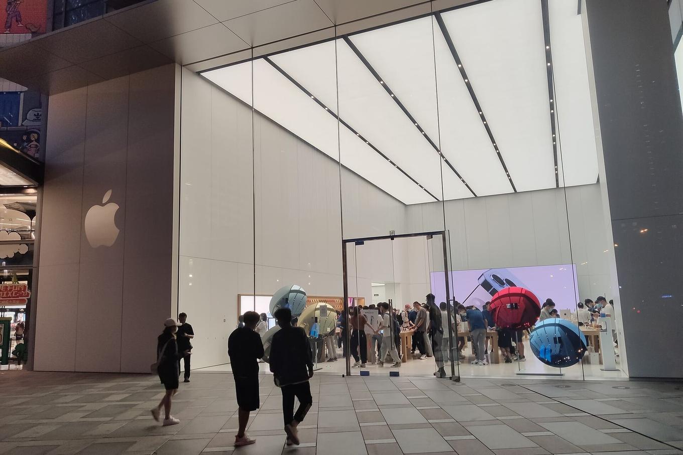 Apple Cuts EU App Store Fees, Eases Rules for Rival App Stores