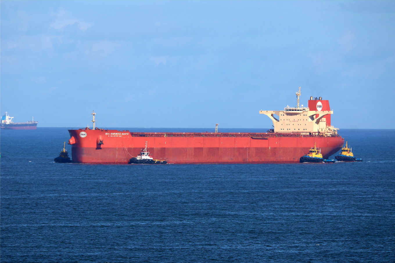Oil tanker