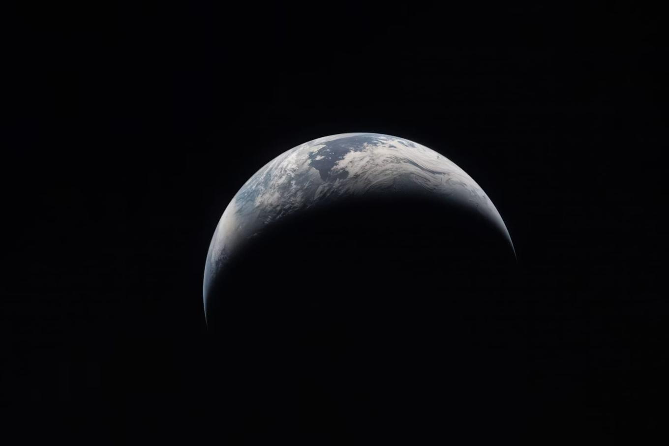 Amazon Seeks US Approval for 5,105 Satellites to Reach Phones Directly