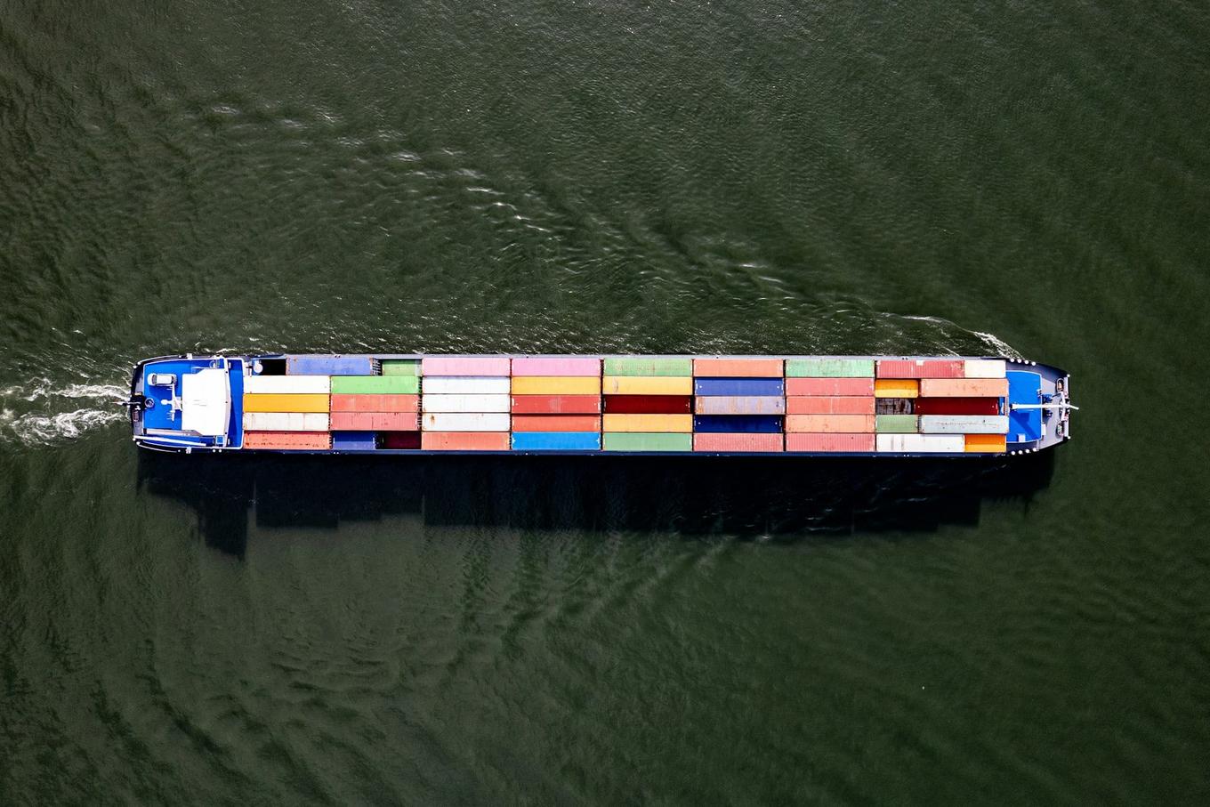 Global Trade Defies Tariff Forecasts, WTO Sharply Raises 2025 Outlook