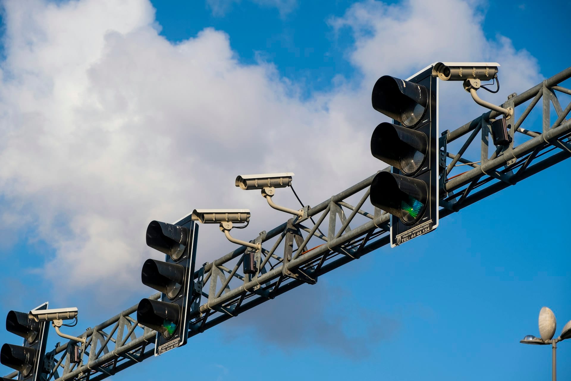 Italian Defence Firm's Plate-Reader Add-On Also Tracks Phones