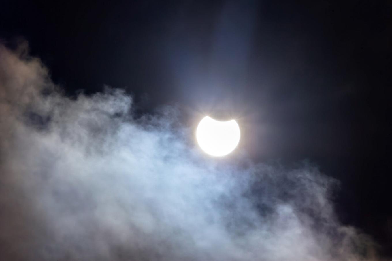 Total Solar Eclipse Crosses Greenland, Iceland and Spain