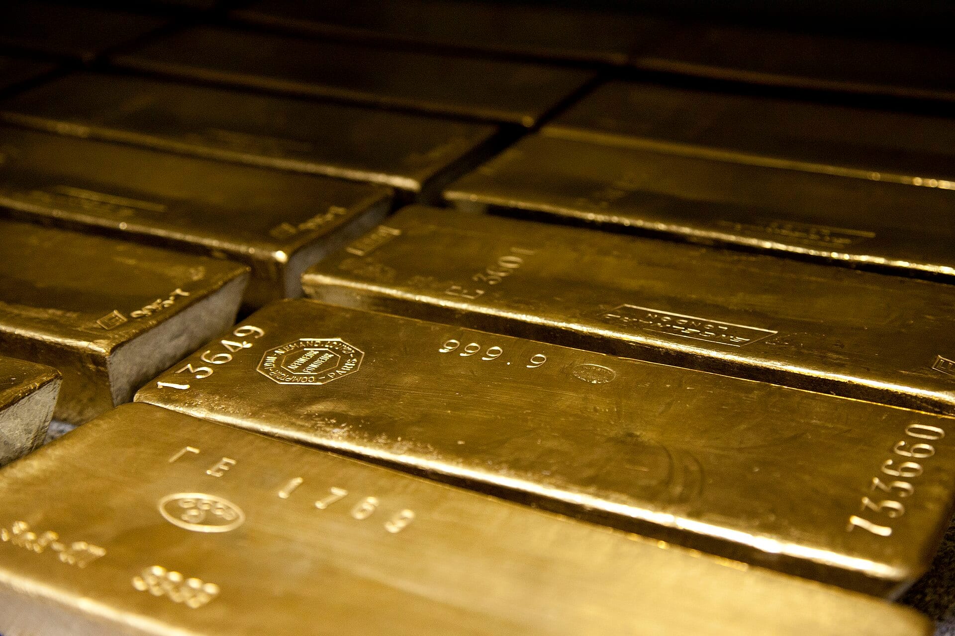 Dutch central bank moves 86 tonnes of gold to London