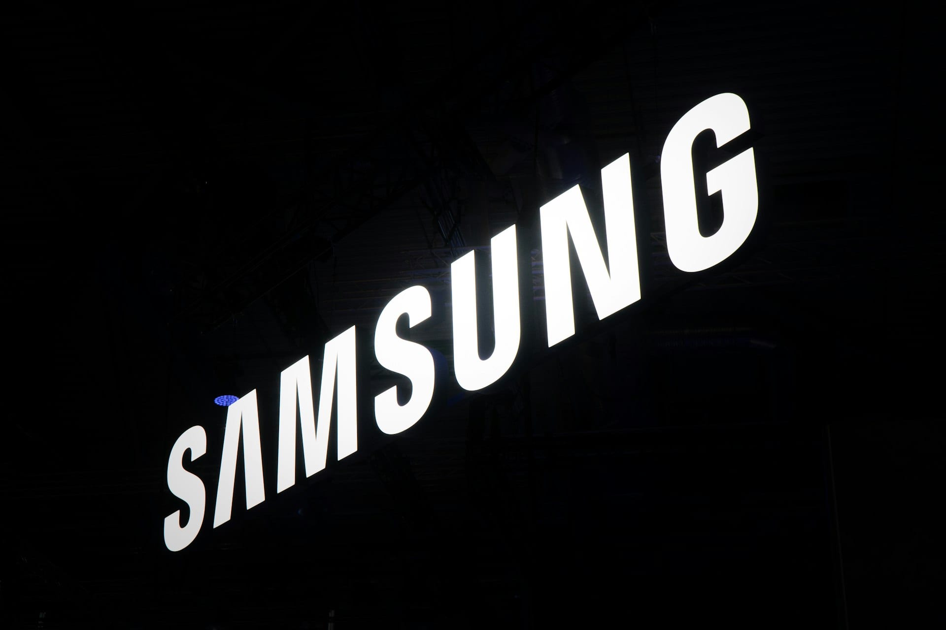 Samsung's Unreleased Exynos 2700 Reportedly Beats Next Snapdragon Chip