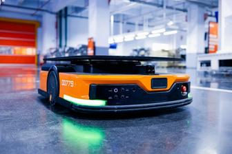 Chinese robots take over British warehouses as productivity lags