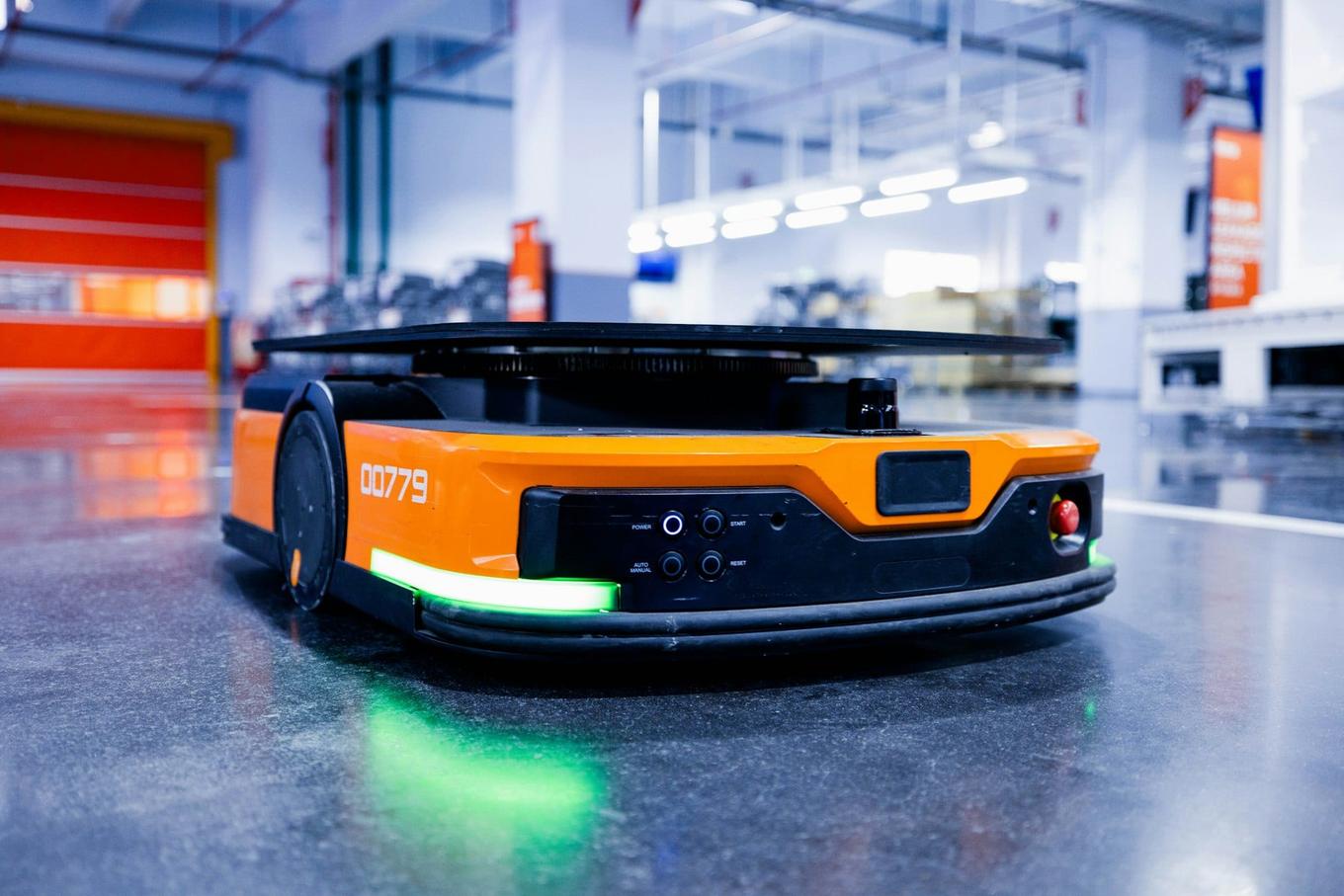 Chinese robots take over British warehouses as productivity lags