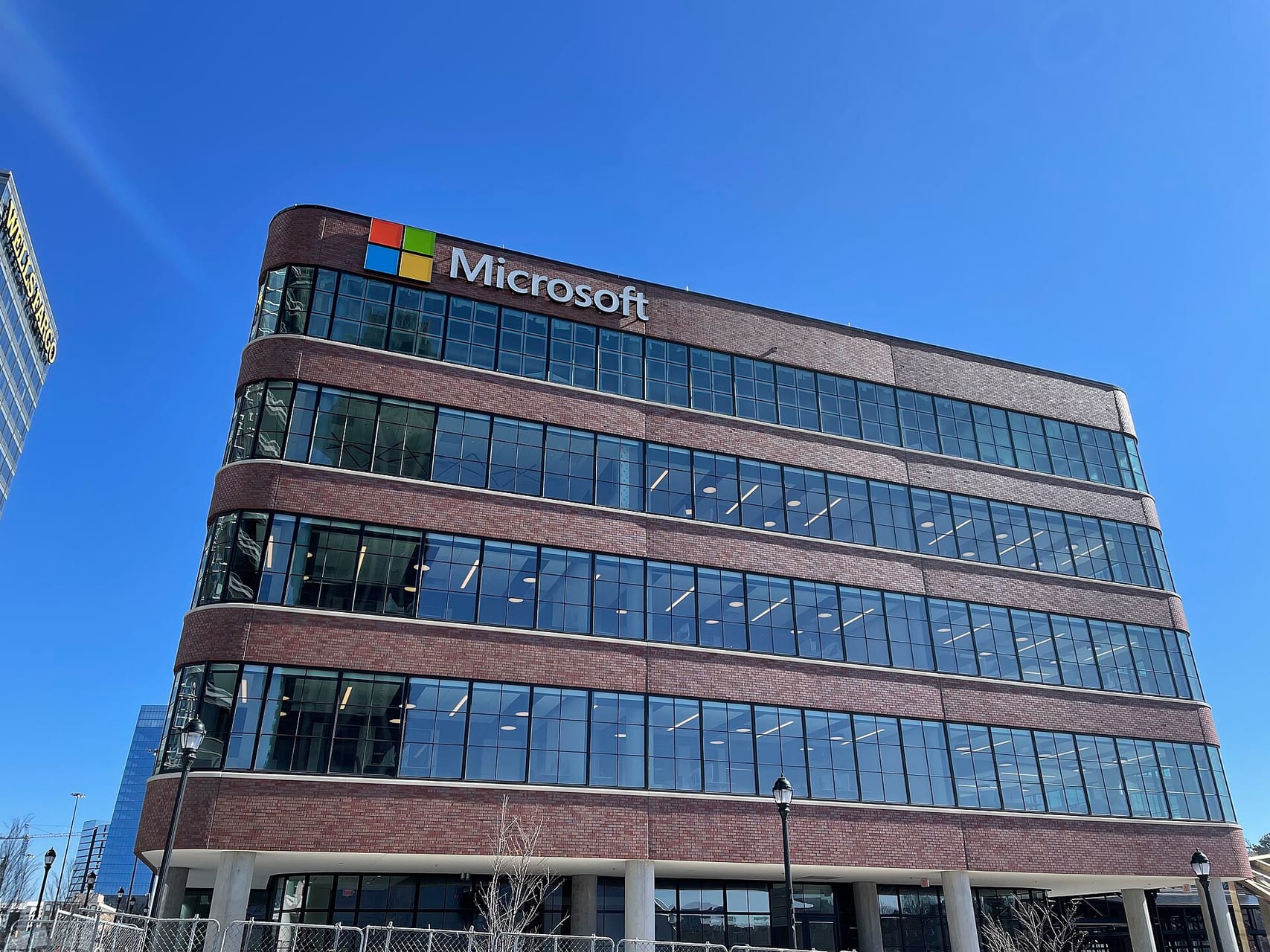 Microsoft tilbyder fratrædelse til 60.000 ansatte verden over