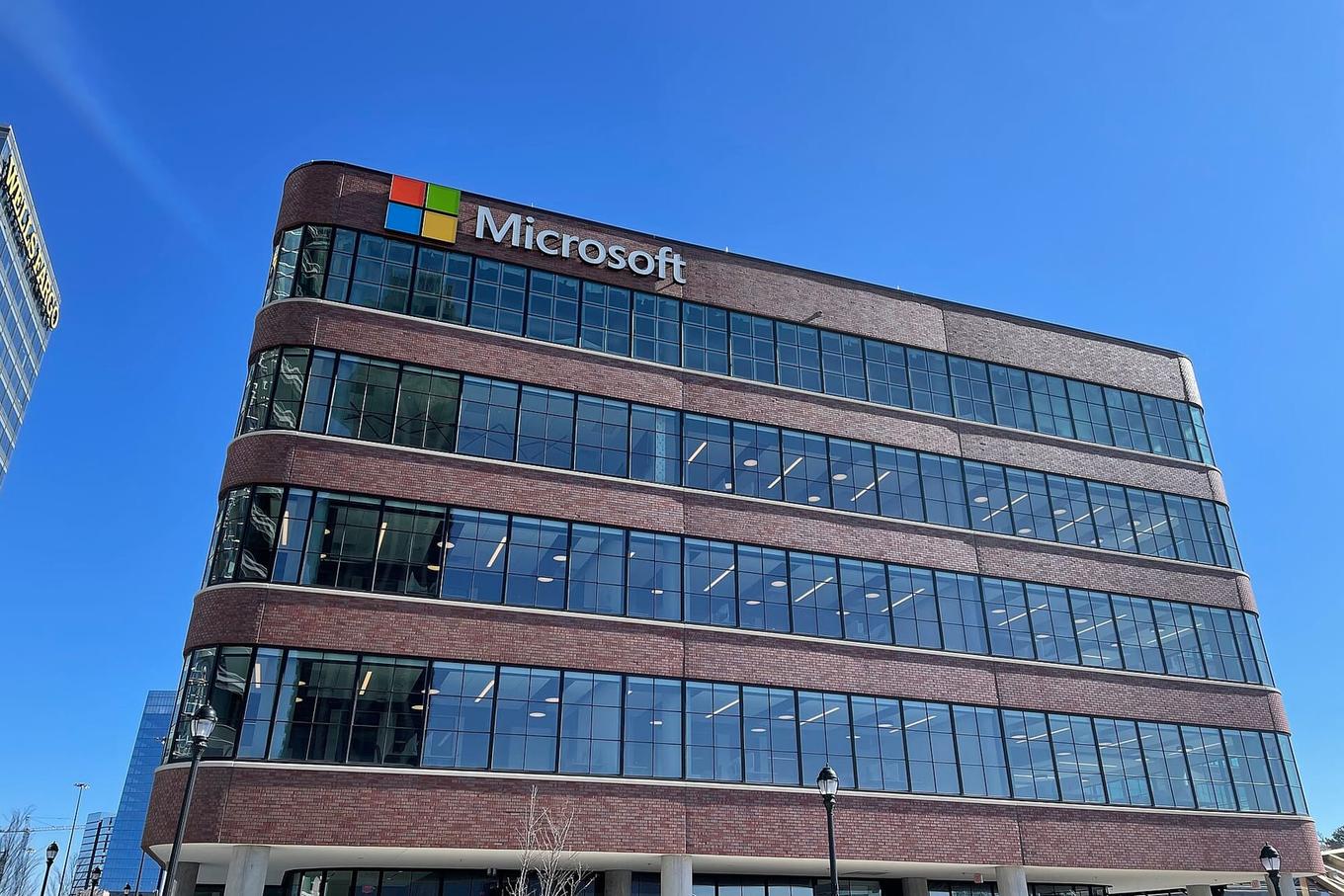 Microsoft tilbyder fratrædelse til 60.000 ansatte verden over