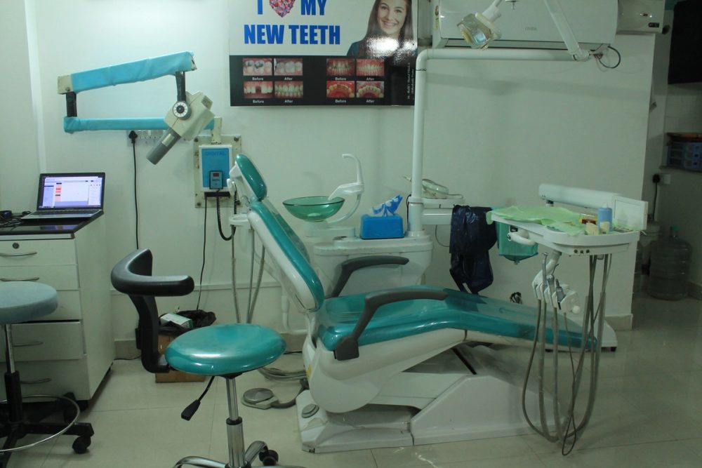The treatment room at Gupta Dental in Noida