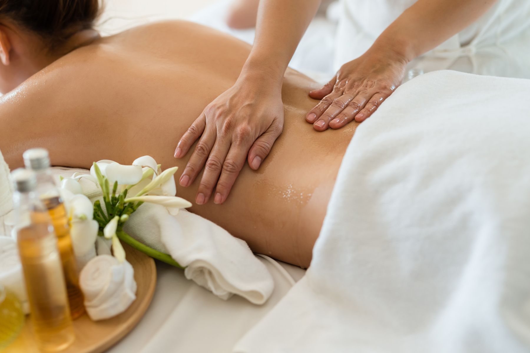 Discover the Healing Power of Swedish Massage at Ideal Body Clinic