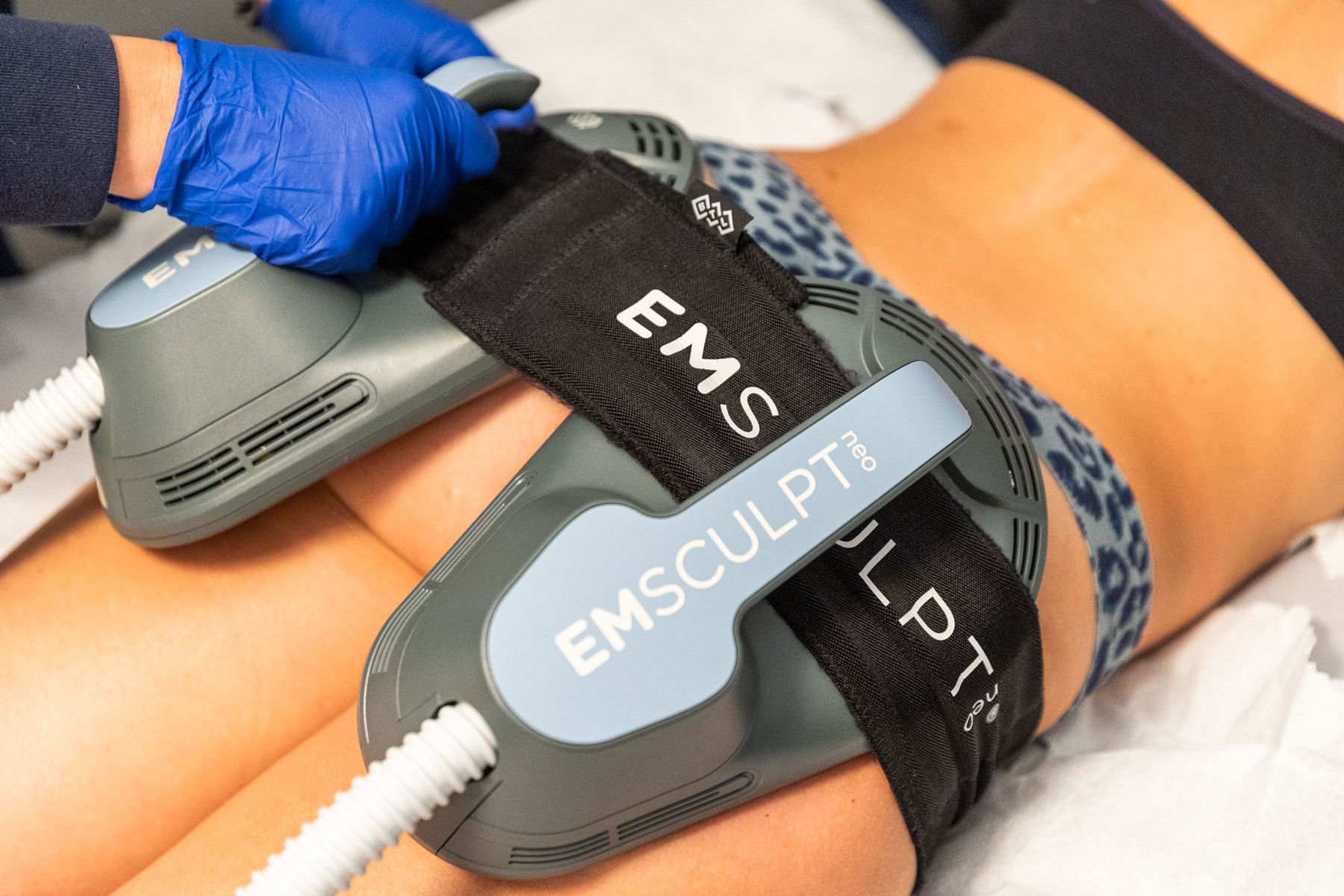 Sculptez votre corps avec EMSCULPT – maintenant offert à Montréal